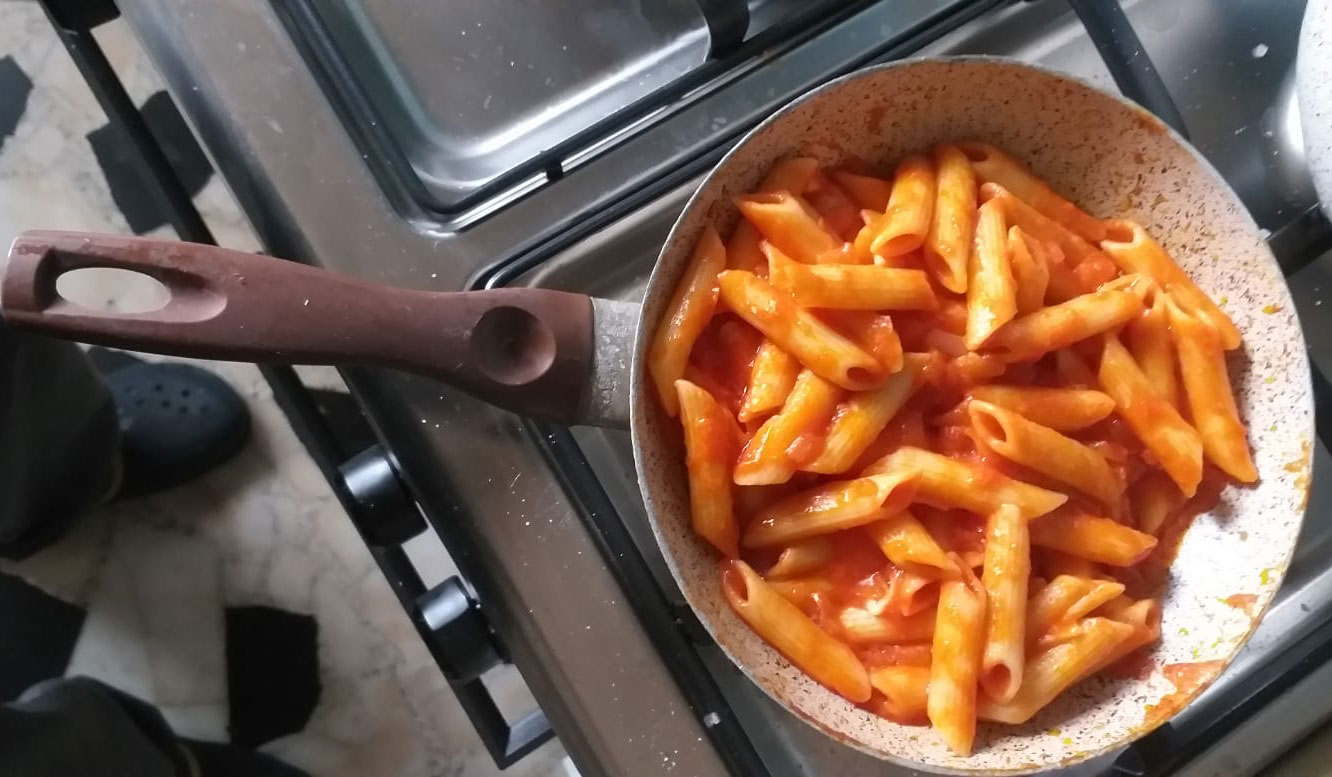 Pasta stirring